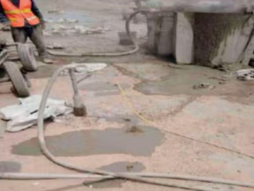 镇江水泥混凝土路面板底注浆技术 路面脱空注浆整治方案