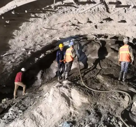 镇江拱顶带模注浆料的施工流程及注意事项